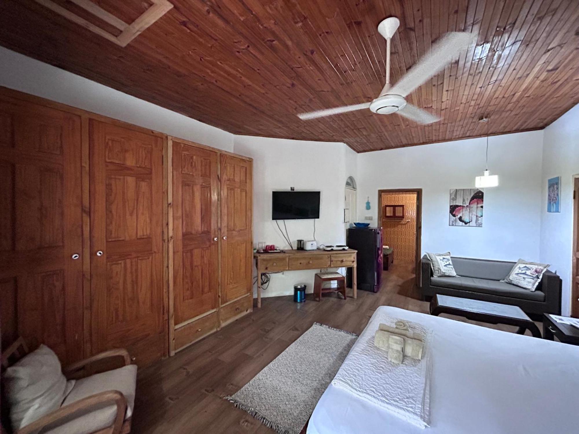 Castaway Lodge Pointe Au Sel Ngoại thất bức ảnh